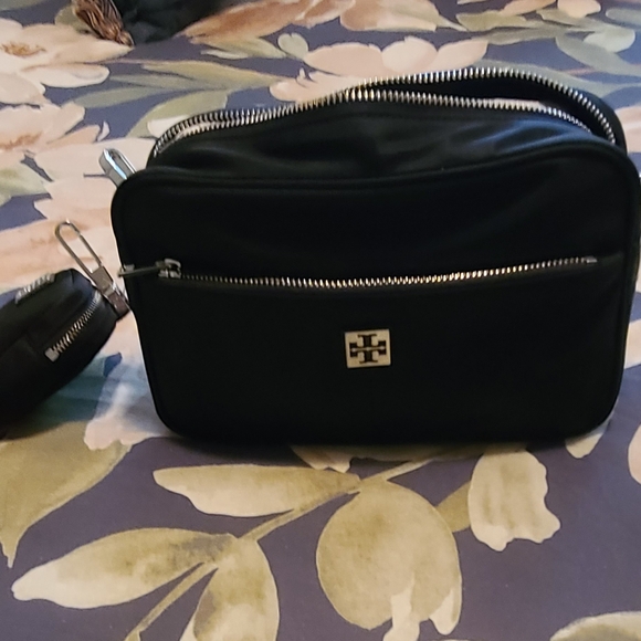 Tory Burch Virginia Nylon Shoulder Bag - Picture 4 of 11